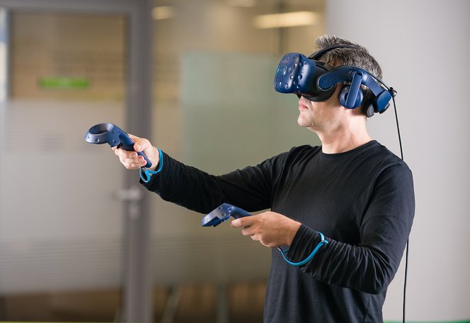 XR developer using a hololens to develop a AR VR application